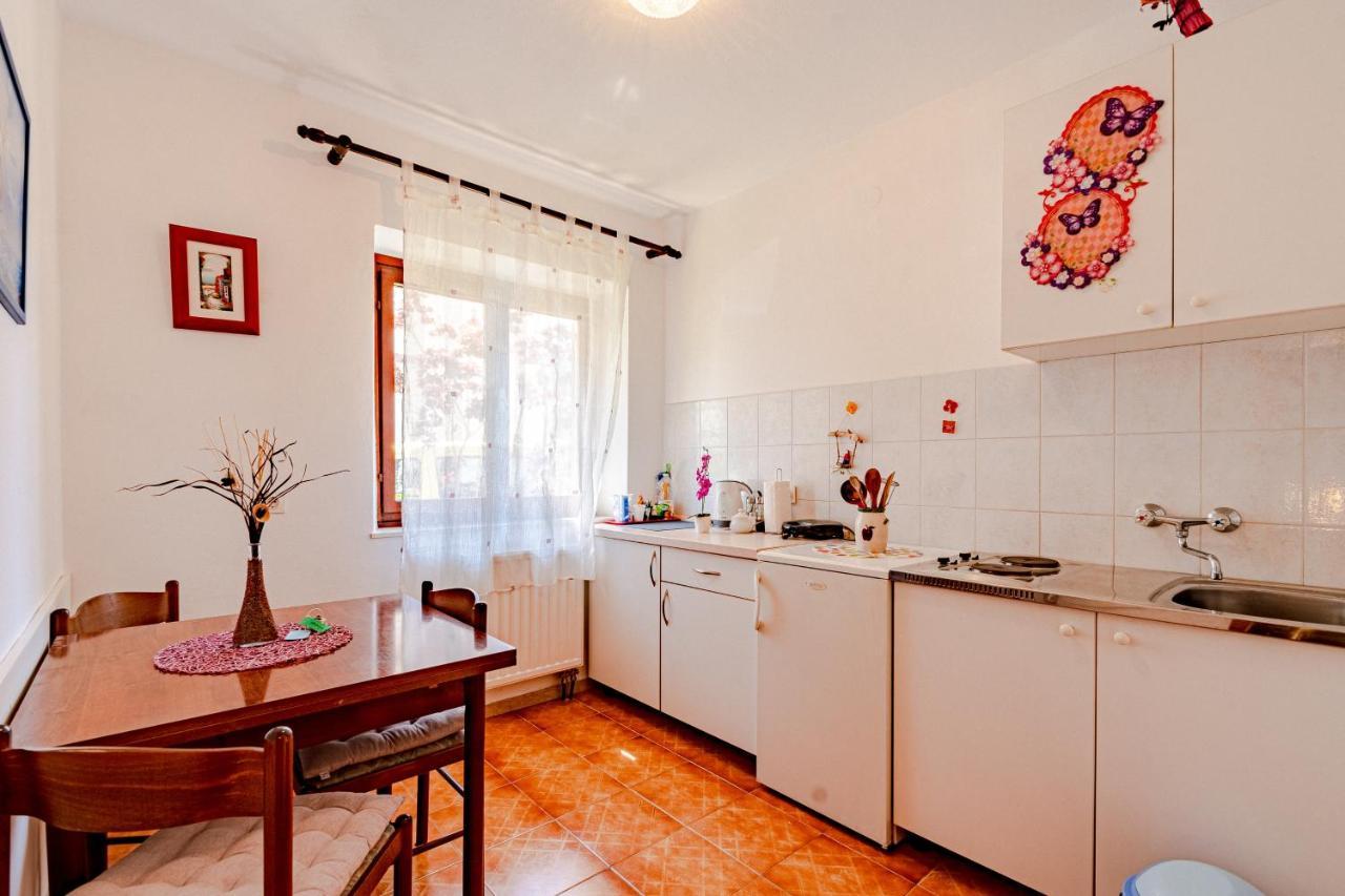 Apartments And Rooms With Parking Space Мали-Стон Экстерьер фото