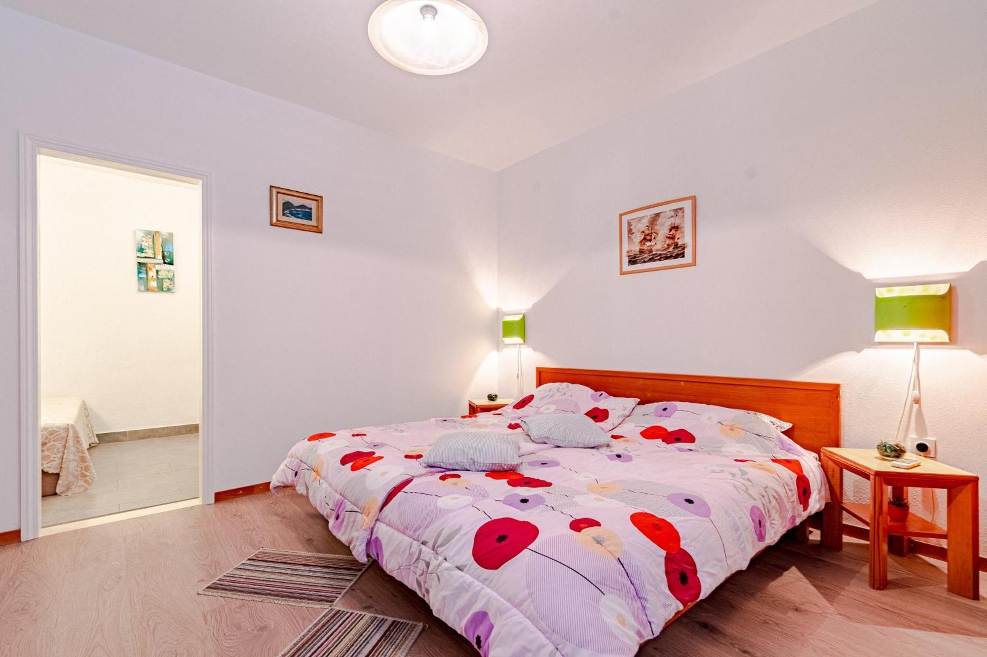Apartments And Rooms With Parking Space Мали-Стон Номер фото